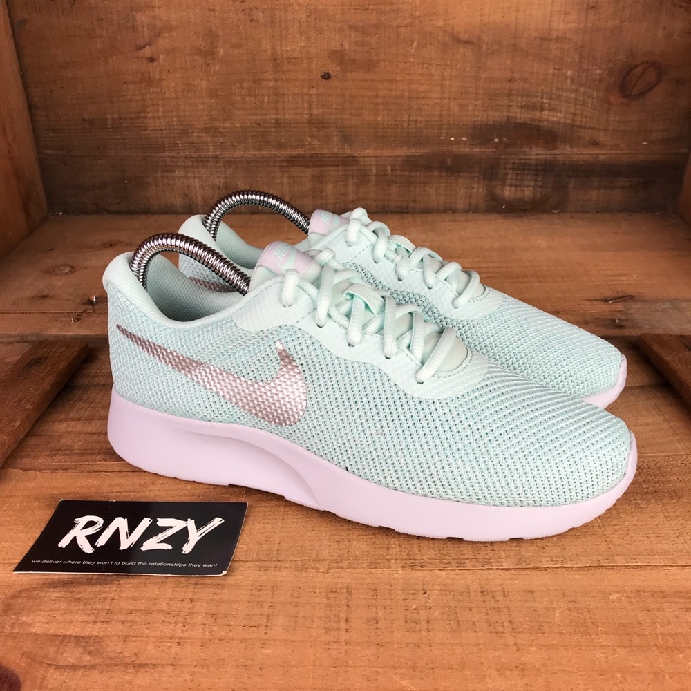 NEW Nike Tanjun Igloo Green - Picture 1 of 7